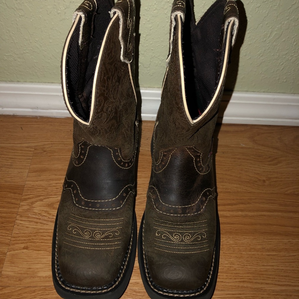 Woman’s Justin boots